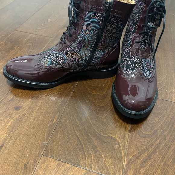 Women’s Ankle Boots - Picture 2 of 3